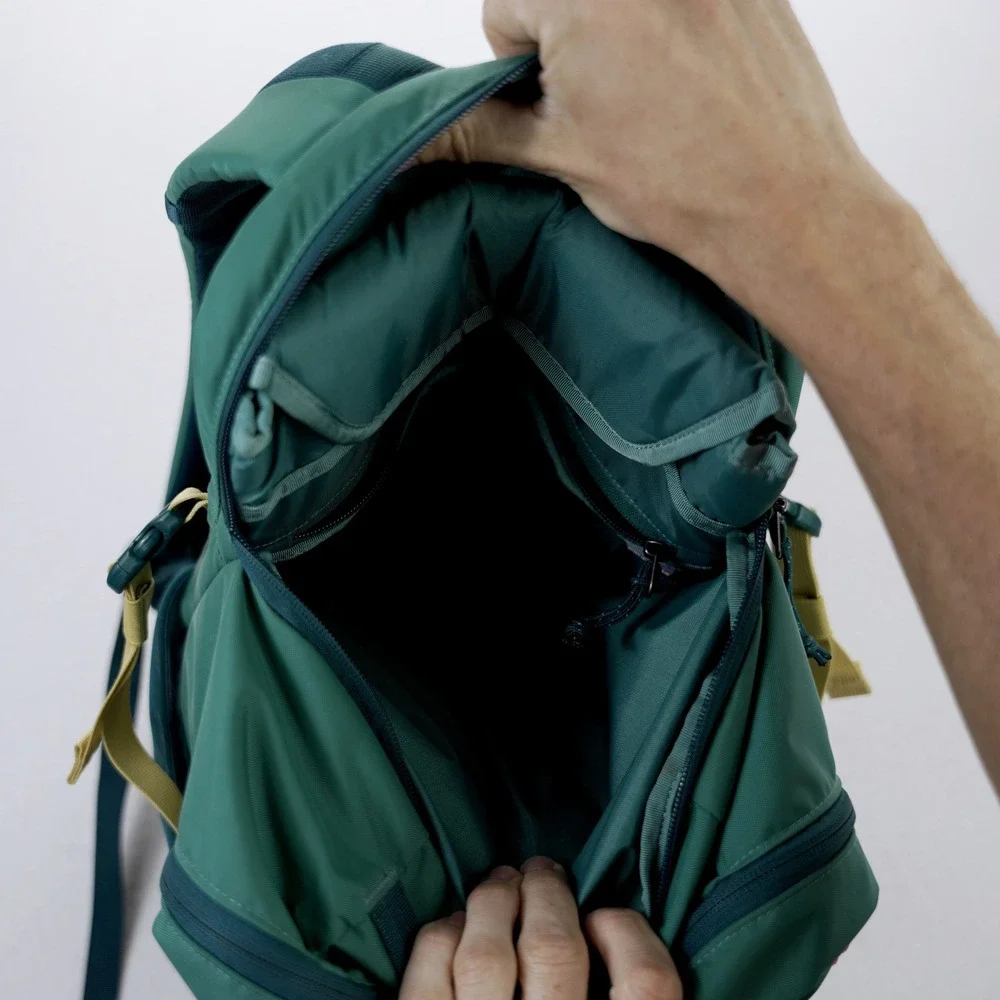 Patagonia Refugio Daypack 26L Blue Green Backpack Hiking School Bag 47913